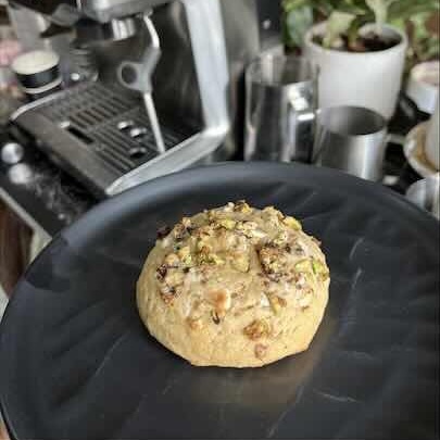 کوکی پسته و شکلات سفید